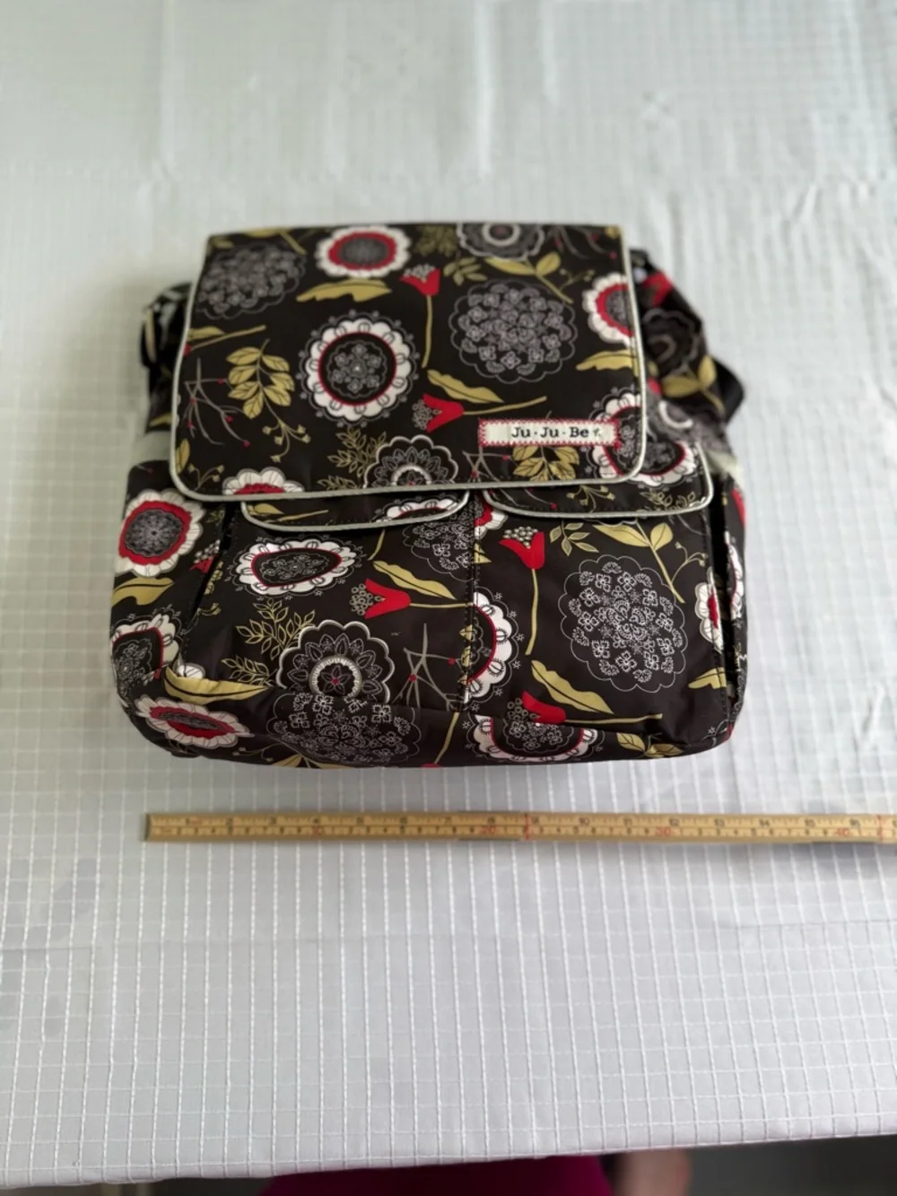 Ju-Ju-Be Messenger Diaper Bag Floral Brown/Red/Beige with Changing Pad